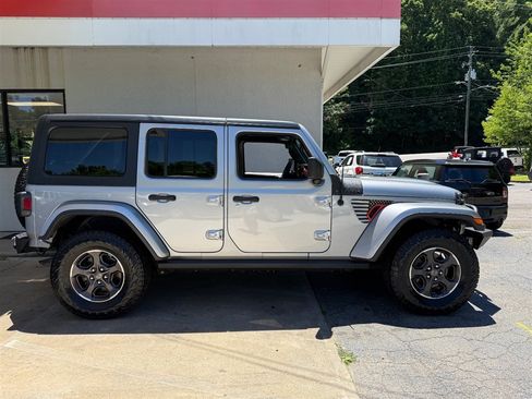 Used 2019 Jeep Wrangler Unlimited Sahara AWD/4WD image 2