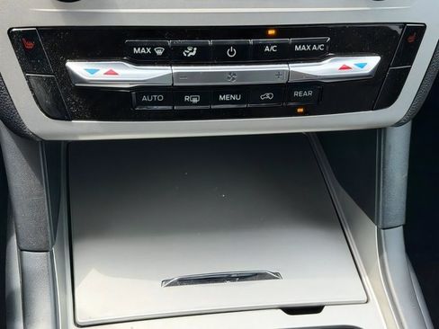Used 2023 Ford Explorer XLT RWD image 23