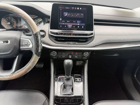 Used 2022 Jeep Compass Latitude FWD image 11