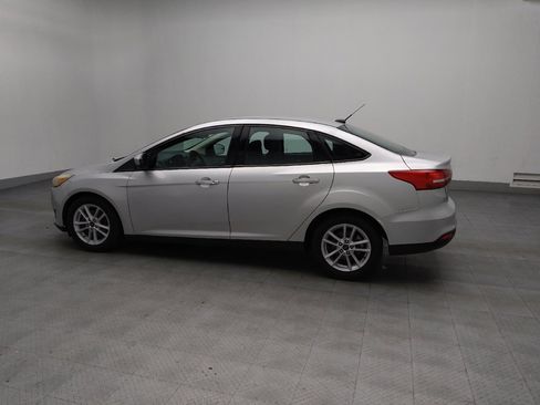 Used 2018 Ford Focus SE image 3