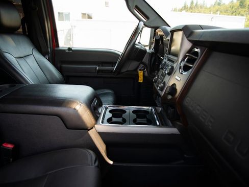 Used 2016 Ford F250 Lariat w/ Lariat Ultimate Package AWD/4WD image 19
