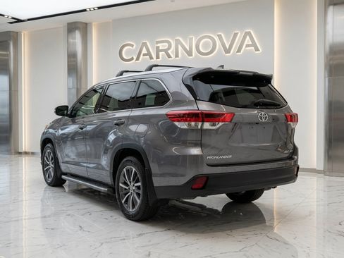 Used 2018 Toyota Highlander XLE AWD/4WD image 7
