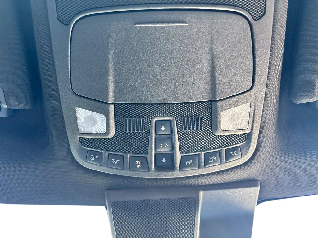 Used 2018 Ford F150 Lariat w/ Equipment Group 502A Luxury AWD/4WD image 20