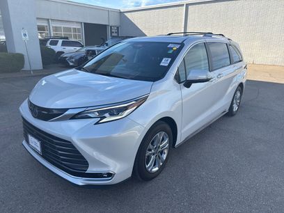 Used 2023 Toyota Sienna Platinum