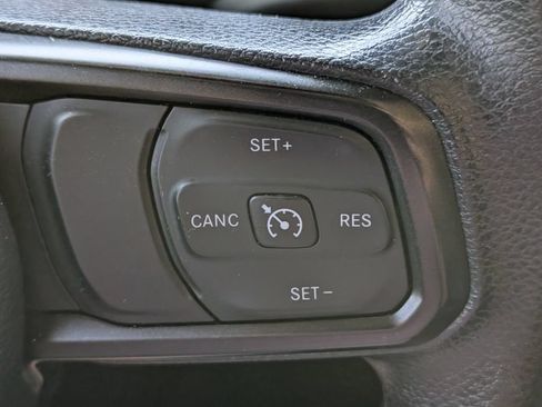 Used 2018 Jeep Wrangler Unlimited Sport AWD/4WD image 11