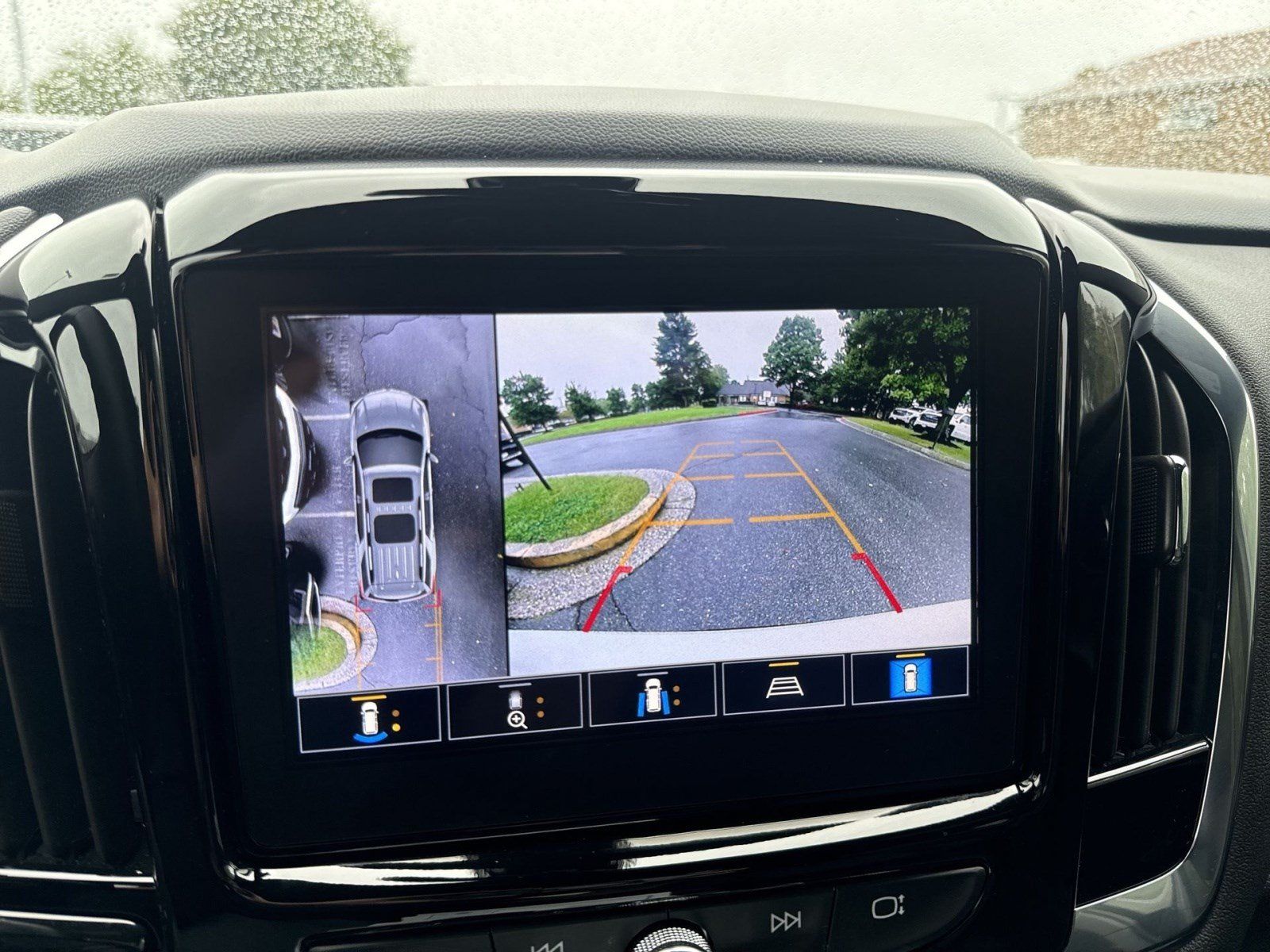 Used 2023 Chevrolet Traverse RS AWD/4WD image 18