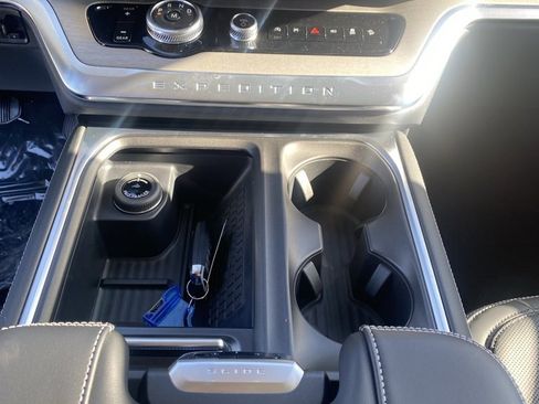 New 2025 Ford Expedition Max Platinum w/ Driver's Package image 23