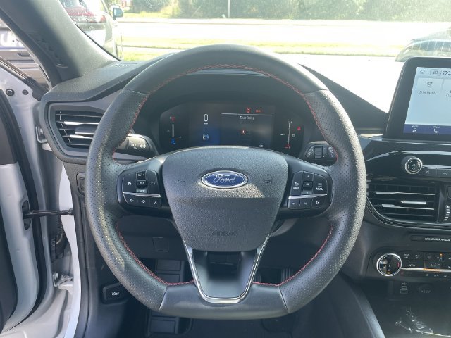 Used 2025 Ford Escape ST-Line Select AWD/4WD image 19