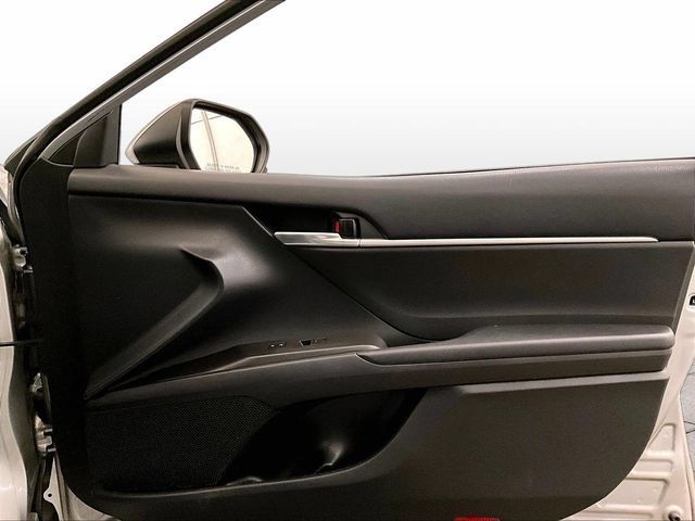 Used 2021 Toyota Camry LE FWD image 23