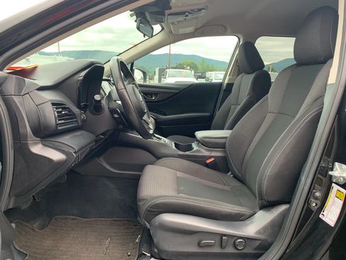 Used 2023 Subaru Outback Premium AWD/4WD image 9