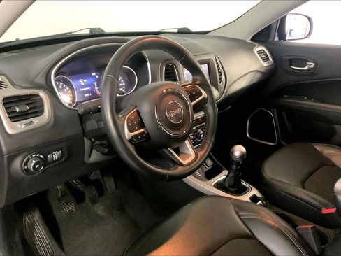 Used 2018 Jeep Compass Latitude w/ Popular Equipment Group AWD/4WD image 14