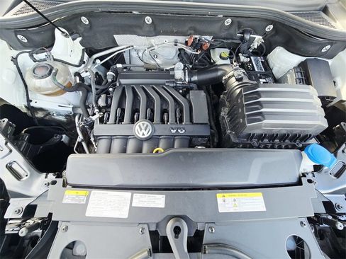 Used 2021 Volkswagen Atlas Cross Sport SE image 17