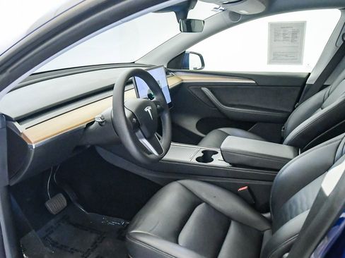 Used 2022 Tesla Model Y Long Range image 17