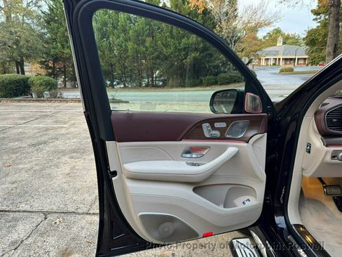 Used 2024 Mercedes-Benz Maybach GLS 600 Maybach GLS 600 4MATIC SUV image 21