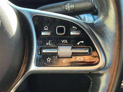 Used 2022 Mercedes-Benz GLB 250 GLB 250 w/ AMG Line image 23