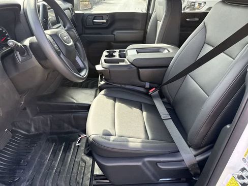 New 2024 GMC Sierra 2500 Pro w/ Convenience Package image 17