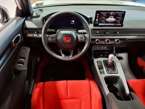Certified 2024 Honda Civic Type R image 10