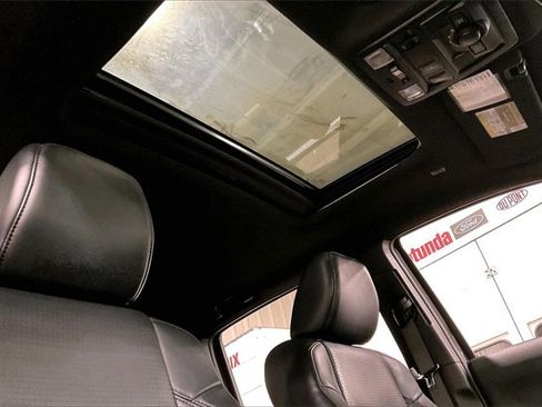 Used 2019 Toyota Tacoma TRD Off-Road image 23