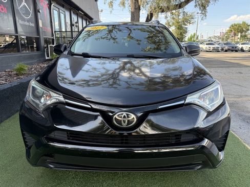 Used 2017 Toyota RAV4 LE FWD image 2
