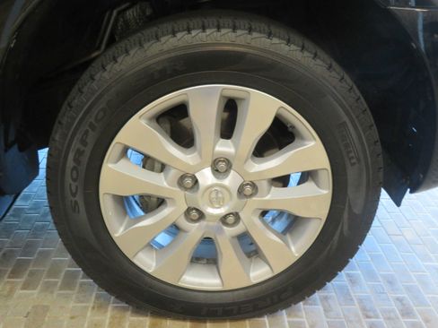 Used 2017 Toyota Sequoia Platinum RWD image 10