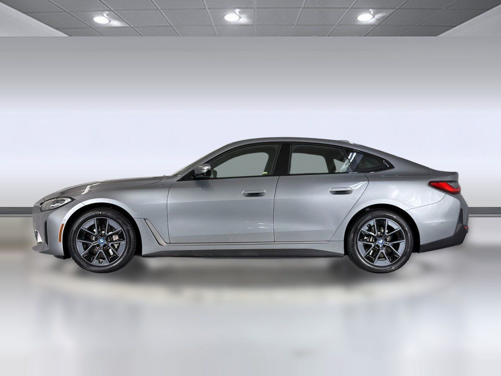 Used 2023 BMW i4 eDrive40 w/ Premium Package RWD image 2