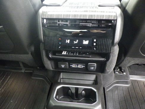 Used 2022 Jeep Wagoneer Series III w/ Premium Group I image 34