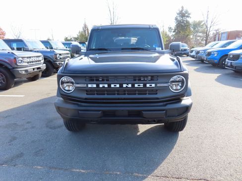 New 2025 Ford Bronco 4-Door image 2