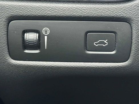 Used 2021 Volvo XC60 T5 Momentum w/ Advanced Package image 30