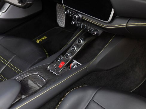 Certified 2020 Ferrari Portofino RWD image 75