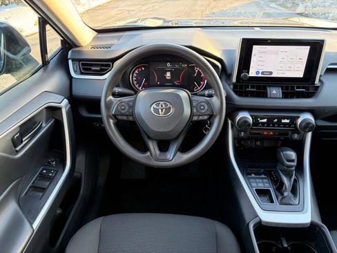 Used 2024 Toyota RAV4 LE image 21