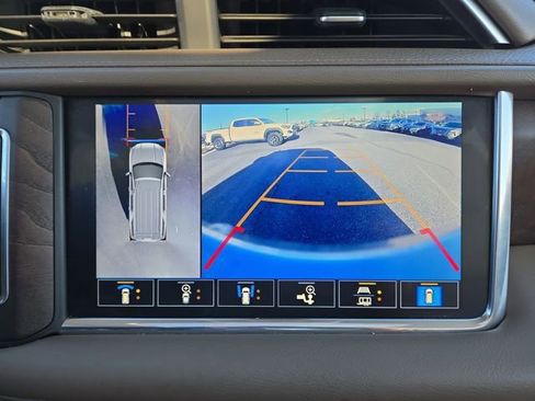 Used 2021 GMC Yukon XL Denali w/ Denali Premium Package image 27