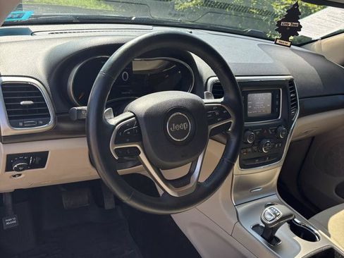 Used 2014 Jeep Grand Cherokee Laredo w/ Security & Convenience Group AWD/4WD image 16