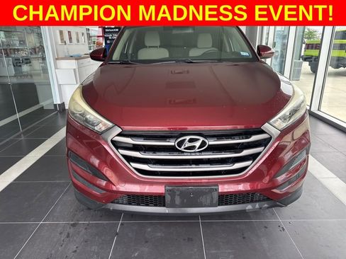 Used 2016 Hyundai Tucson SE image 2