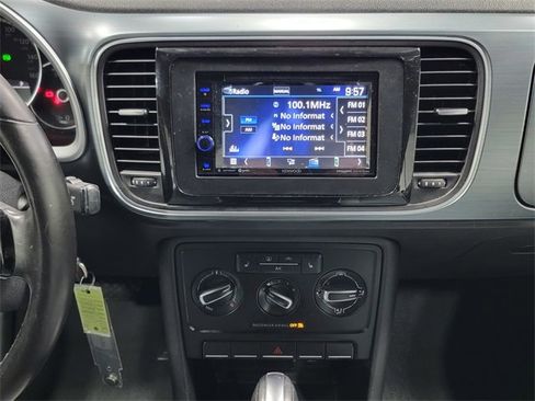 Used 2016 Volkswagen Beetle 1.8T Denim image 17