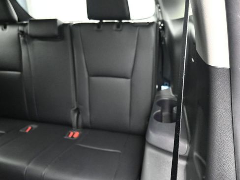 Used 2022 Toyota Highlander XLE AWD/4WD image 22