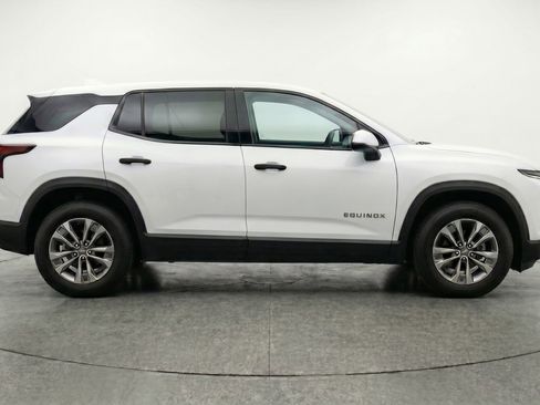 Used 2025 Chevrolet Equinox LT FWD image 11
