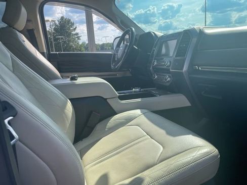 Used 2018 Ford Expedition Platinum RWD image 11