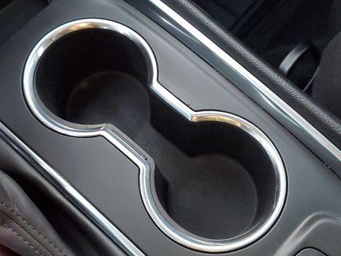 Used 2020 Chevrolet Traverse LT image 22