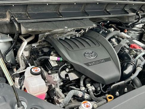 Certified 2025 Toyota Highlander LE FWD image 27