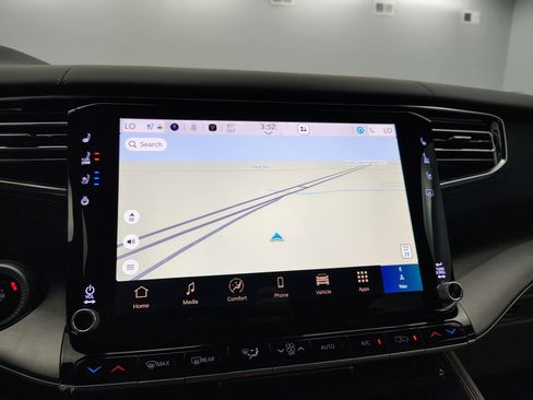 New 2026 Jeep Grand Wagoneer Limited AWD/4WD image 3