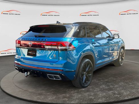 Used 2024 Volkswagen Atlas Cross Sport SEL Premium R-Line AWD/4WD image 10