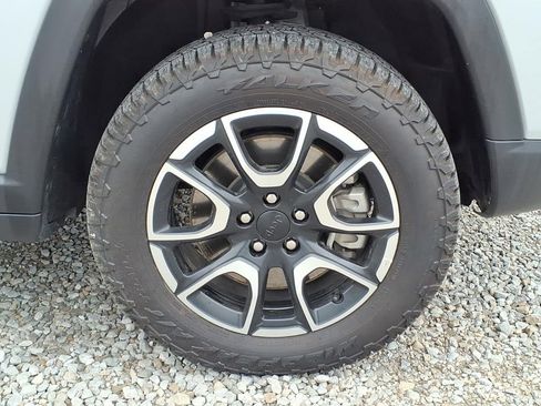 Used 2024 Jeep Compass Trailhawk AWD/4WD image 31