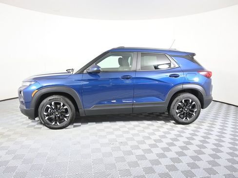 Used 2021 Chevrolet TrailBlazer LT w/ Convenience Package image 2