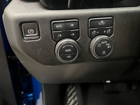 Used 2024 Chevrolet Silverado 1500 LT AWD/4WD image 30