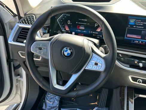 Certified 2024 BMW X7 xDrive40i w/ Premium Package image 13