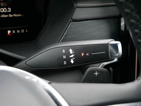 Used 2025 GMC Acadia Elevation w/ Elevation Premium Package image 25