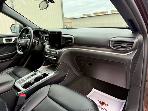 Used 2020 Ford Explorer XLT w/ Equipment Group 202A image 35
