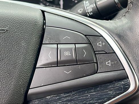 Used 2022 Cadillac XT5 Premium Luxury image 29