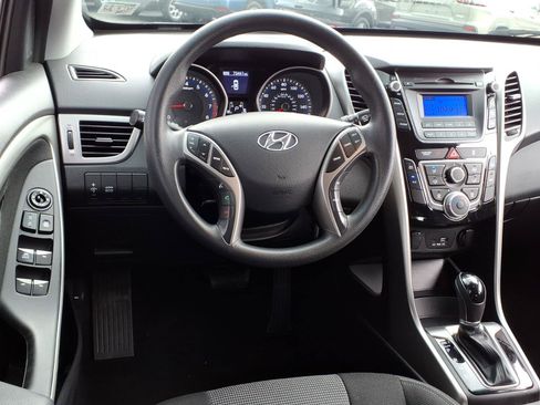 Used 2017 Hyundai Elantra GT FWD image 8