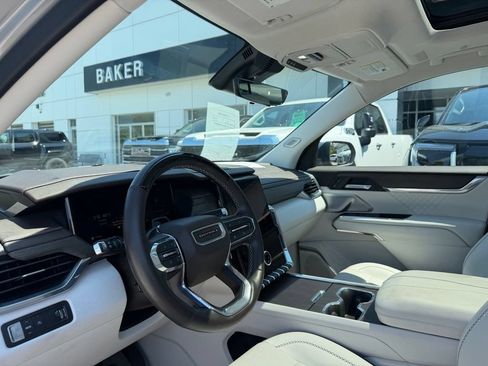Used 2024 GMC Acadia Denali w/ Super Cruise Package FWD image 15